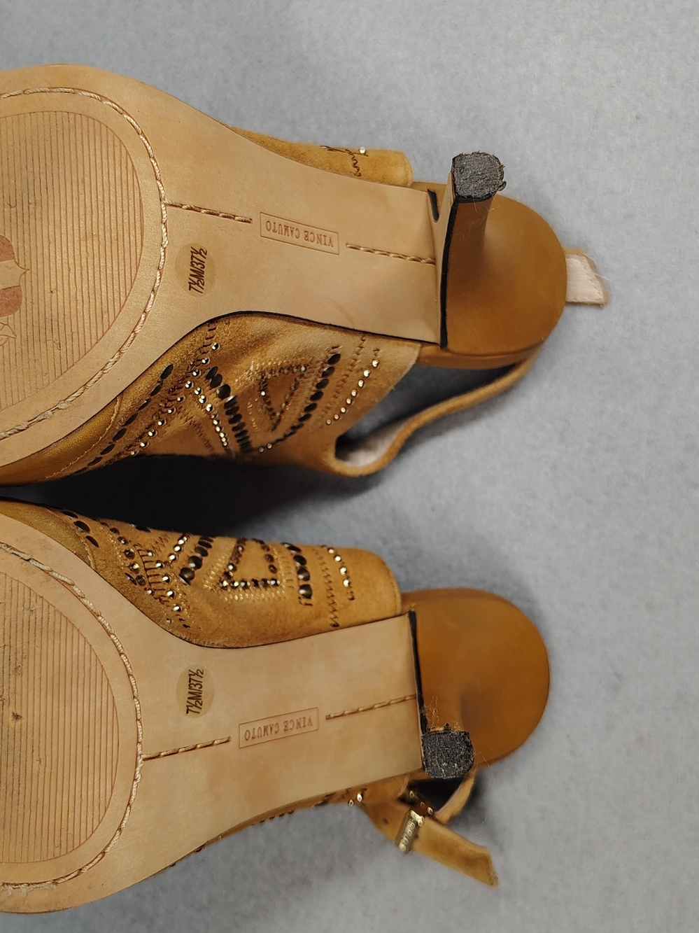 Vince Camuto Peep-Toe Leather Shoes With Buckle Strap Size 7.5 - Picture 6 of 11